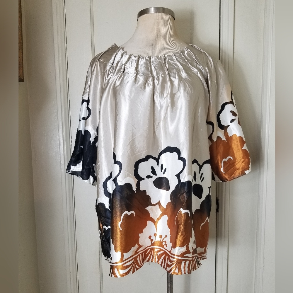 ICICLE 1X creamy gray tan floral sateen 3/4 sleeve blouse
